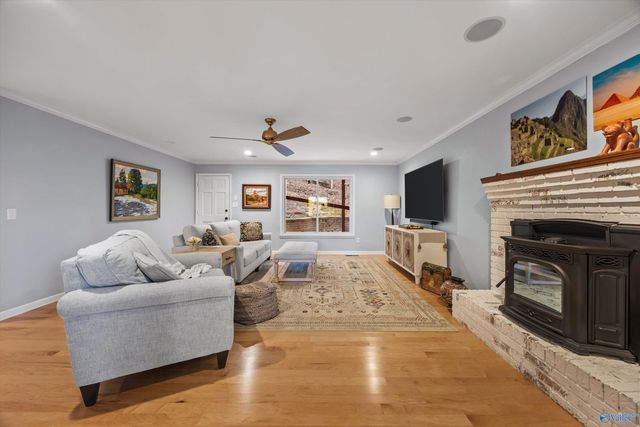 124 Catherine Drive, Owens Cross Roads, AL 35763