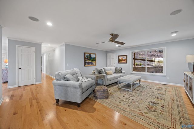 124 Catherine Drive, Owens Cross Roads, AL 35763