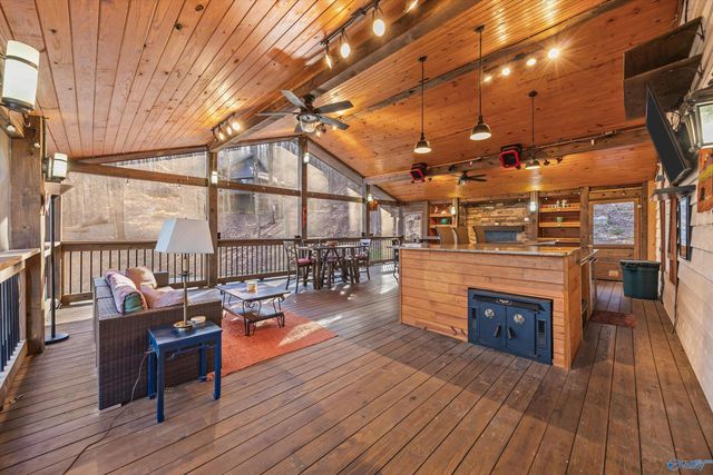 124 Catherine Drive, Owens Cross Roads, AL 35763