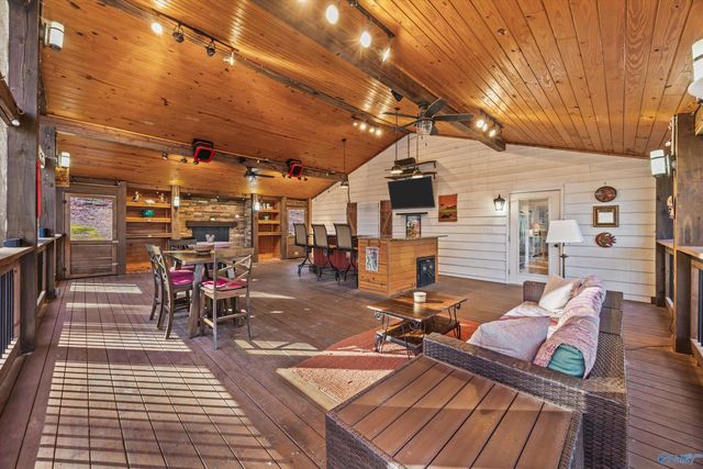 124 Catherine Drive, Owens Cross Roads, AL 35763