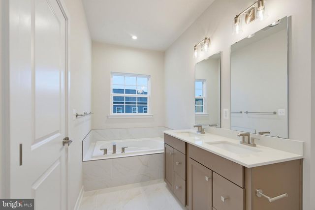 14408 FREEDOM LN, Manassas, VA 20112