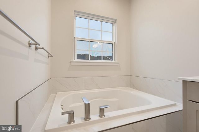 14408 FREEDOM LN, Manassas, VA 20112