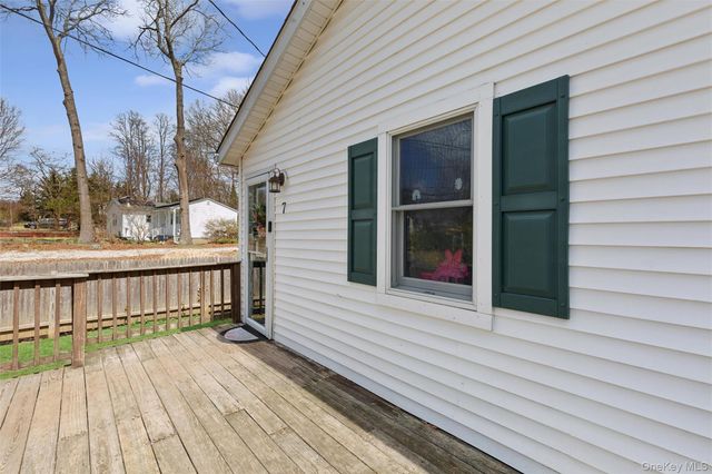 7 Upton Drive, Sound Beach, NY 11789