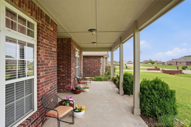 16835 S 11th West Avenue, Glenpool, OK 74033