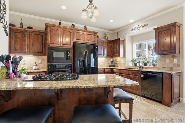 16835 S 11th West Avenue, Glenpool, OK 74033