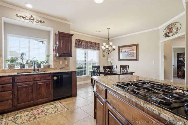 16835 S 11th West Avenue, Glenpool, OK 74033