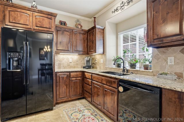 16835 S 11th West Avenue, Glenpool, OK 74033