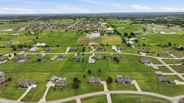 16835 S 11th West Avenue, Glenpool, OK 74033