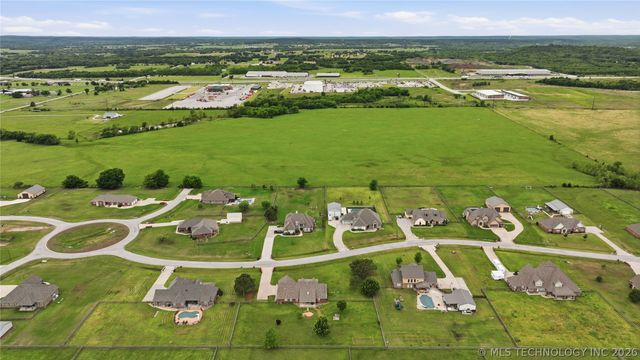 16835 S 11th West Avenue, Glenpool, OK 74033