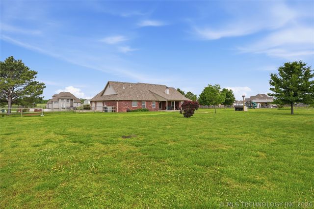 16835 S 11th West Avenue, Glenpool, OK 74033