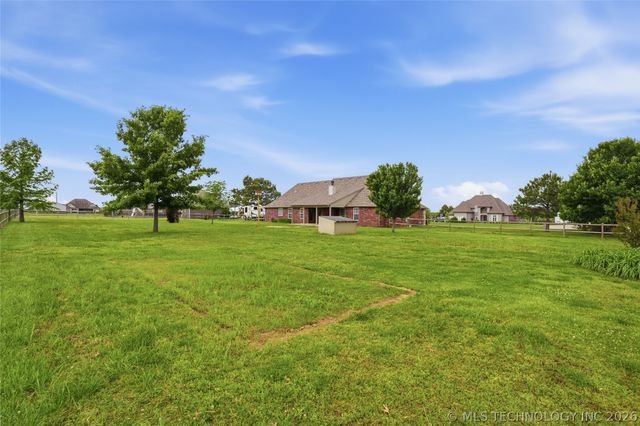 16835 S 11th West Avenue, Glenpool, OK 74033