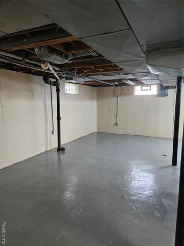 736 Garfield Avenue, Lincoln Park, MI 48146