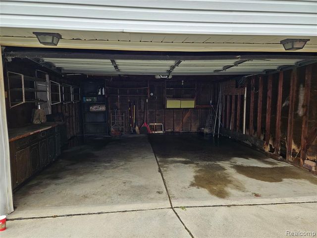 736 Garfield Avenue, Lincoln Park, MI 48146