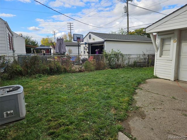 736 Garfield Avenue, Lincoln Park, MI 48146