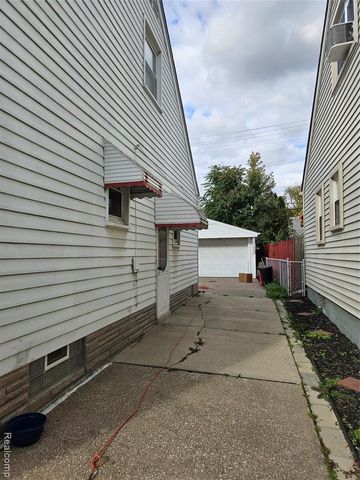 736 Garfield Avenue, Lincoln Park, MI 48146