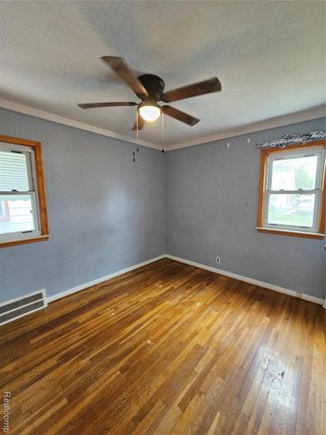 736 Garfield Avenue, Lincoln Park, MI 48146