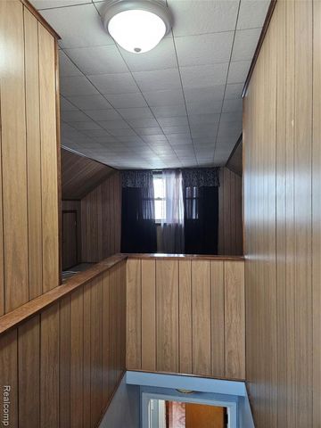 736 Garfield Avenue, Lincoln Park, MI 48146