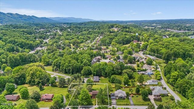 1117 College Heights Drive, Johnson City, TN 37604