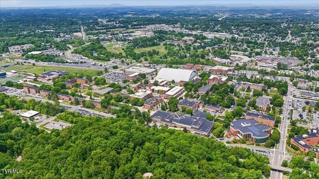 1117 College Heights Drive, Johnson City, TN 37604