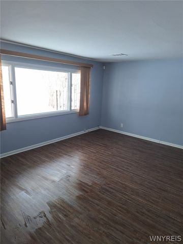 54 Steele Circle, Niagara, NY 14304