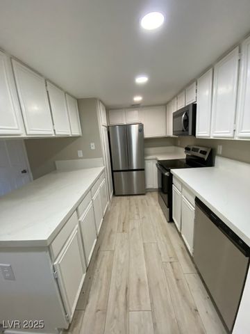 101 Luna Way 213, Las Vegas, NV 89145