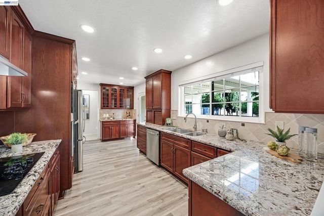 719 Via Del Sol, Livermore, CA 94550