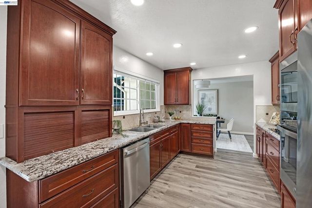 719 Via Del Sol, Livermore, CA 94550