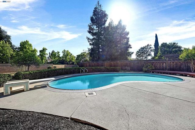 719 Via Del Sol, Livermore, CA 94550