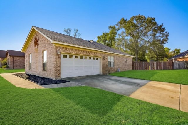 6033 Flight Court, Jacksonville, AR 72076