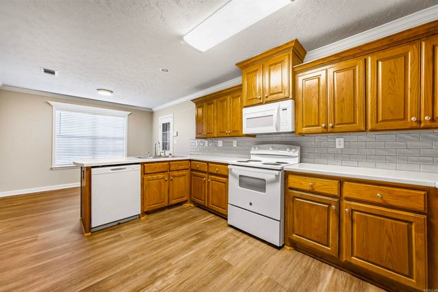 6033 Flight Court, Jacksonville, AR 72076