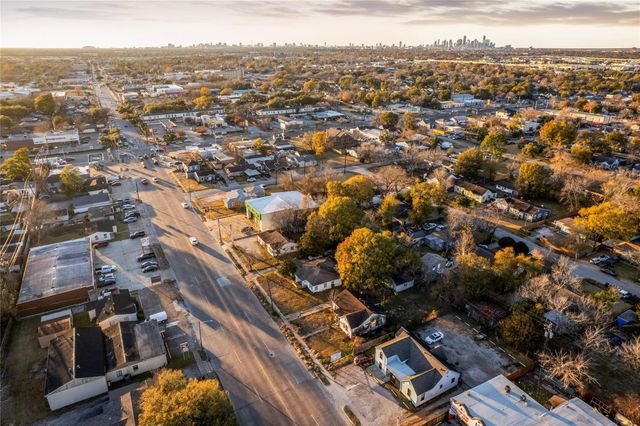 7617 Park Place Boulevard, Houston, TX 77087