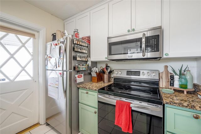 2119 W HENRY AVENUE, Tampa, FL 33603