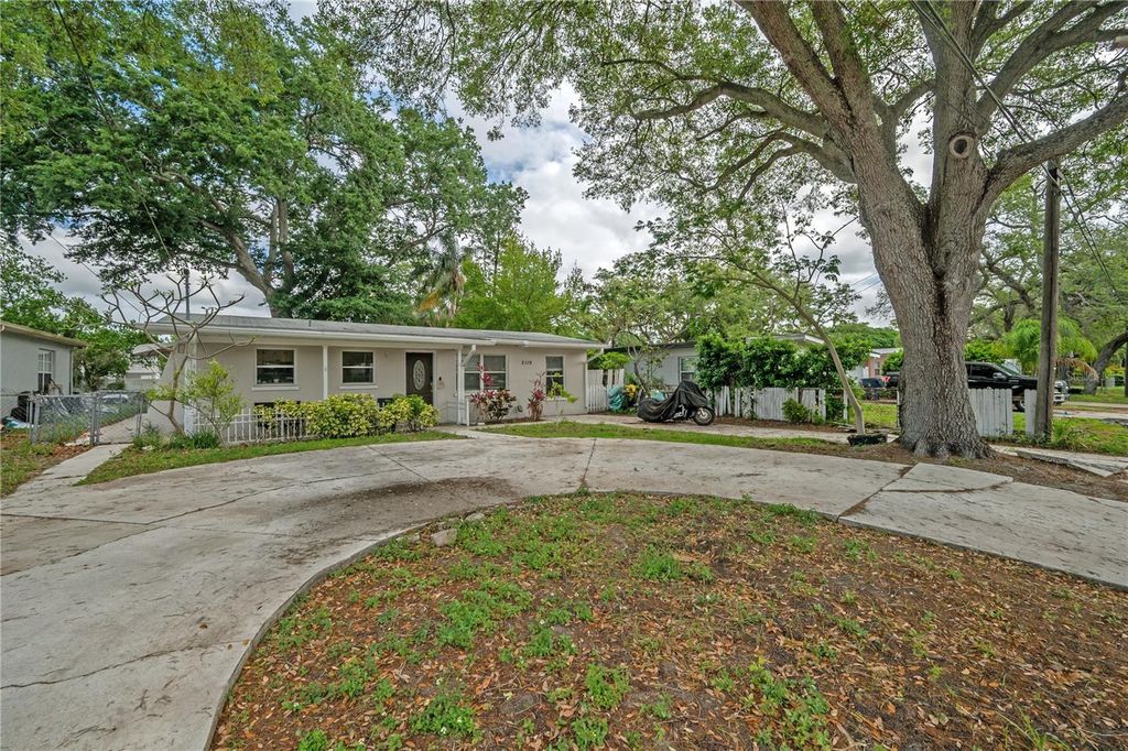 2119 W HENRY AVENUE, Tampa, FL 33603