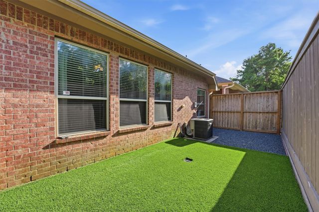8519 Crescent Valley Lane, Humble, TX 77346