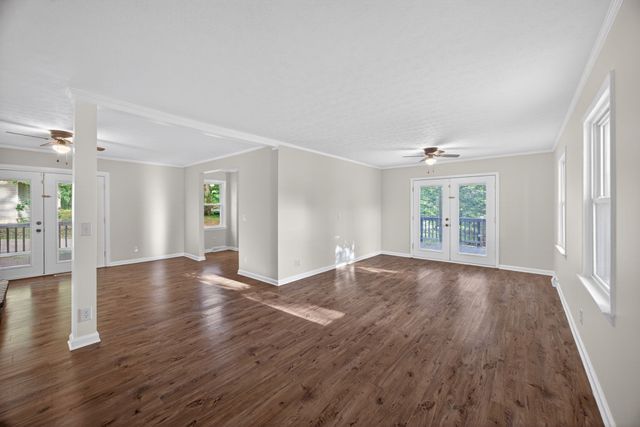 1342 Holladay Rd, Cookeville, TN 38501