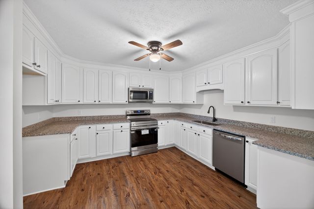 1342 Holladay Rd, Cookeville, TN 38501