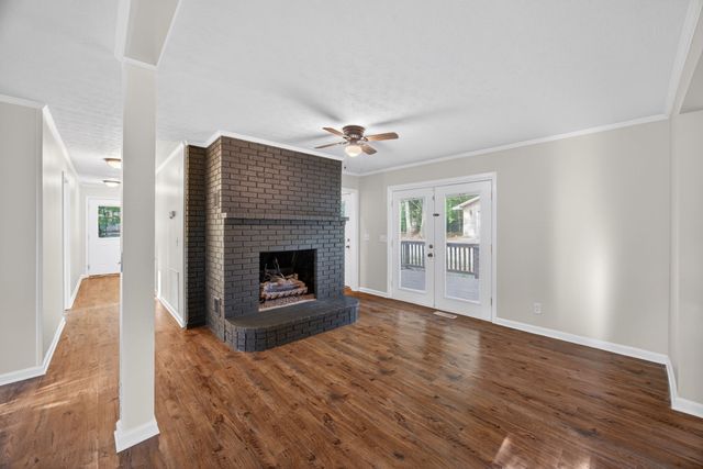 1342 Holladay Rd, Cookeville, TN 38501