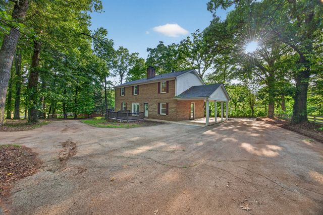 1342 Holladay Rd, Cookeville, TN 38501