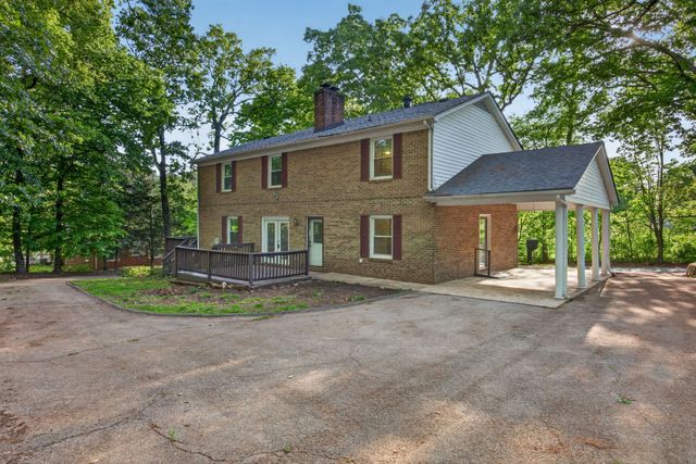 1342 Holladay Rd, Cookeville, TN 38501