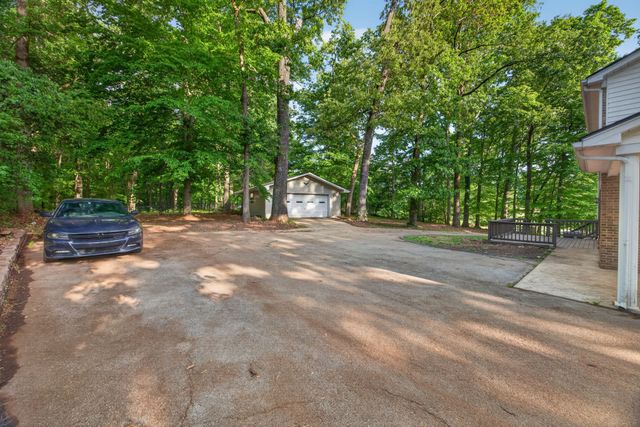 1342 Holladay Rd, Cookeville, TN 38501