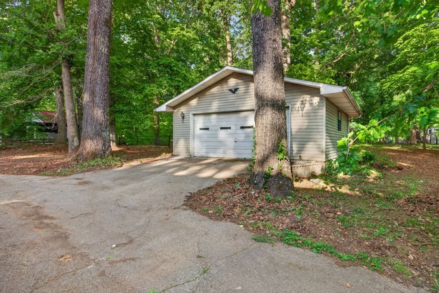 1342 Holladay Rd, Cookeville, TN 38501