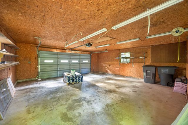 1342 Holladay Rd, Cookeville, TN 38501