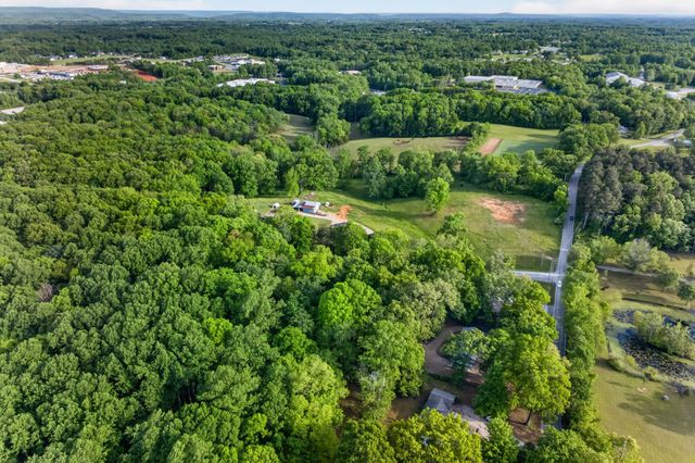 1342 Holladay Rd, Cookeville, TN 38501