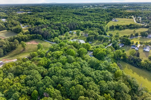 1342 Holladay Rd, Cookeville, TN 38501
