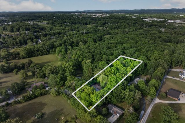 1342 Holladay Rd, Cookeville, TN 38501