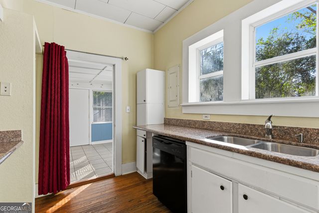 203 E 5th Street, Woodbine, GA 31569