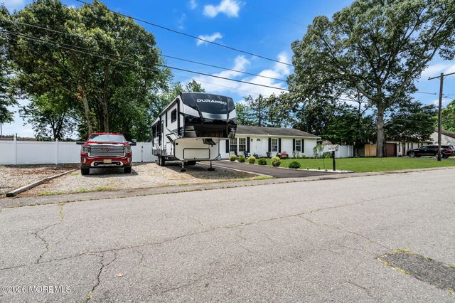 417 Chestnut Drive, Lanoka Harbor, NJ 08734