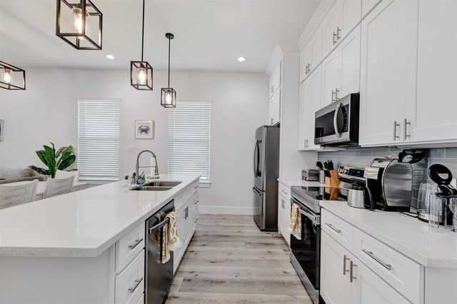 18515 Shaman Drive, Galveston, TX 77554