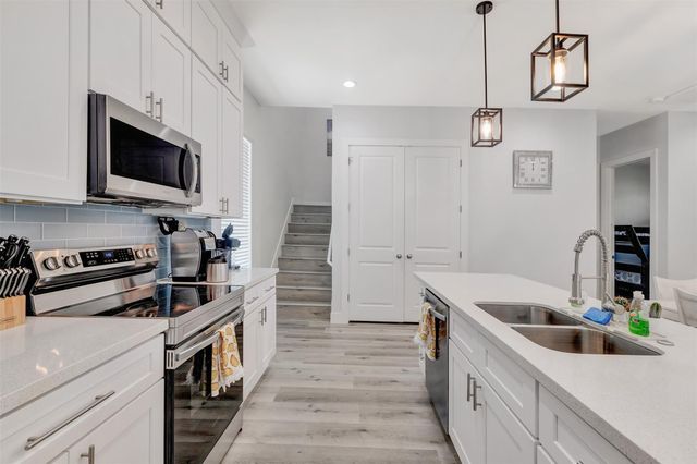 18515 Shaman Drive, Galveston, TX 77554