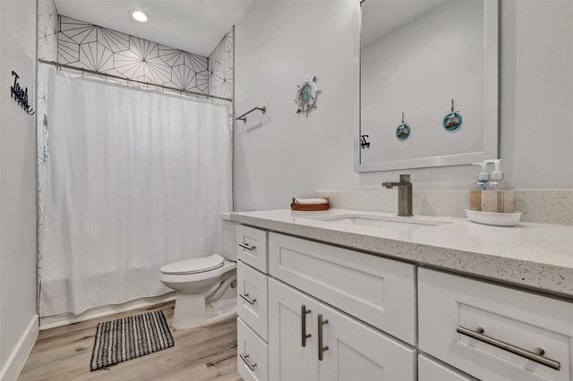 18515 Shaman Drive, Galveston, TX 77554